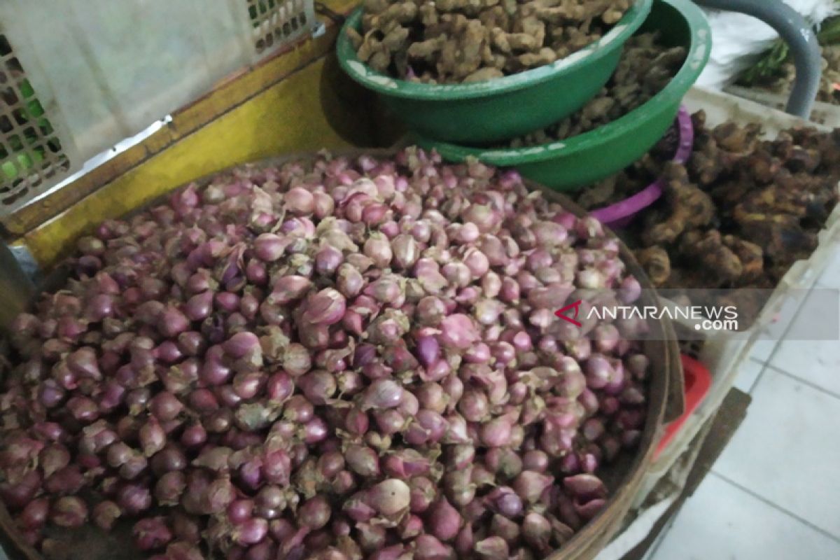 Harga sejumlah bahan pokok di Kota Madiun mulai naik