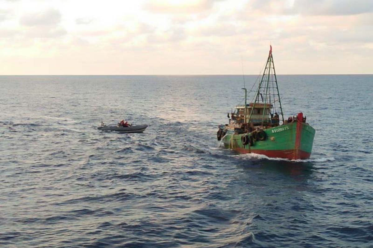Dua kapal ikan Vietnam diamankan Koarmada I