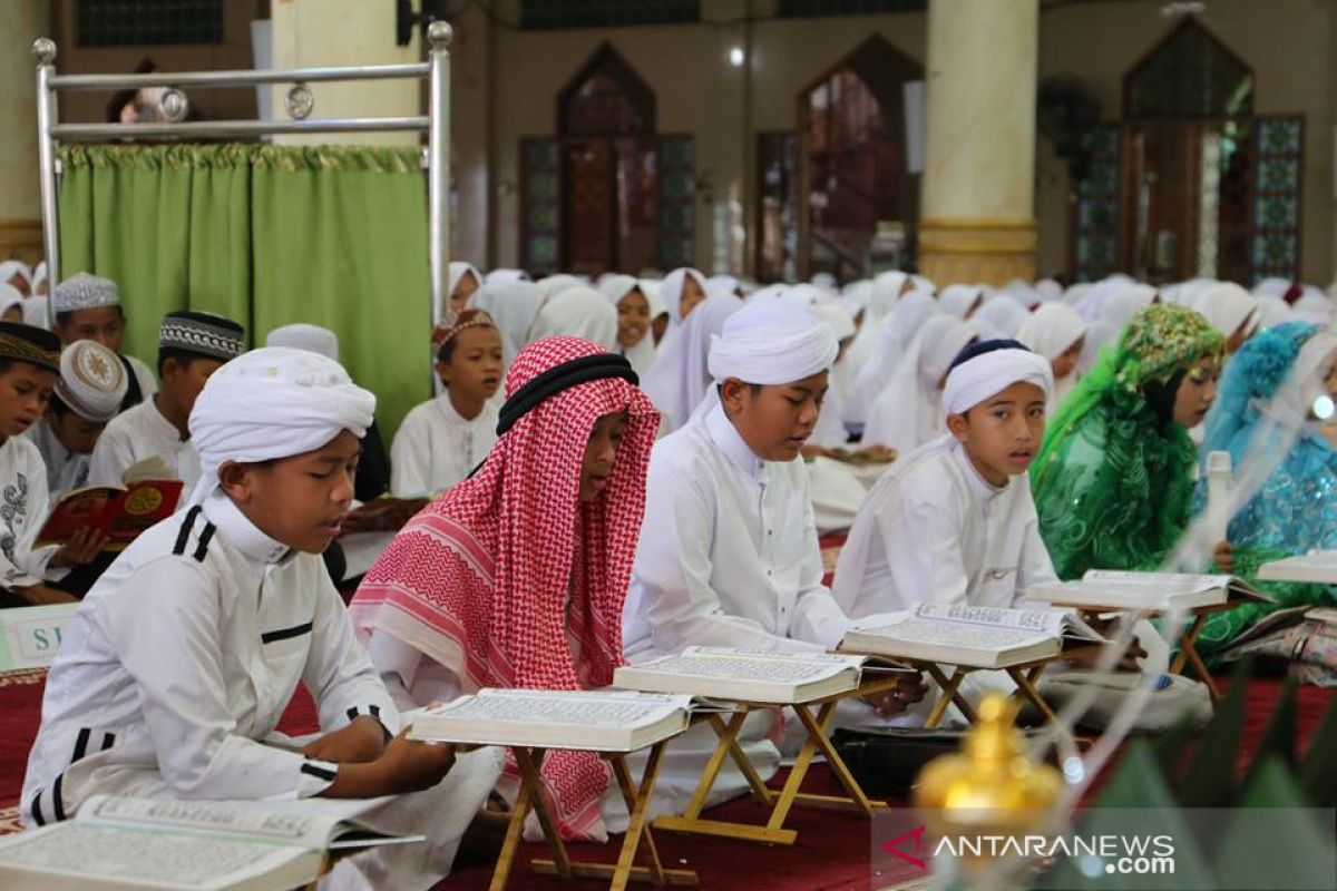 2.118 siswa sekolah dasar di HSS ikuti khataman Al Qur'an