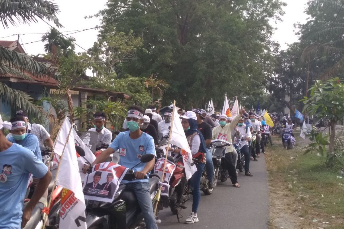 Ratusan pendukung Prabowo-Sandi Keliling Kota Tanjungpura