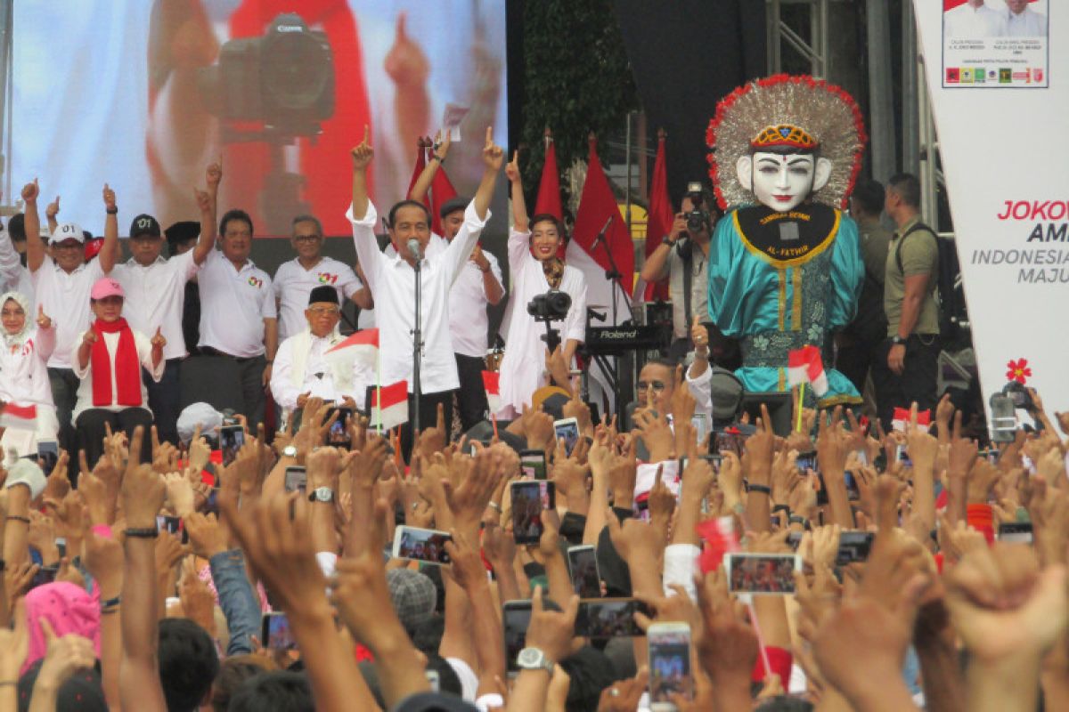 Jokowi ke pendukungnya untuk "gas pol" menjelang pemilu