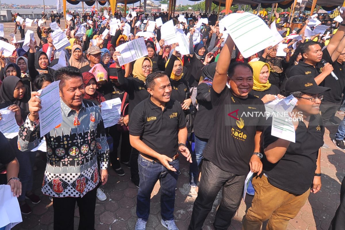 Ratusan warga Palembang pecahkan rekor Muri lewat "Gold for Work" Pegadaian