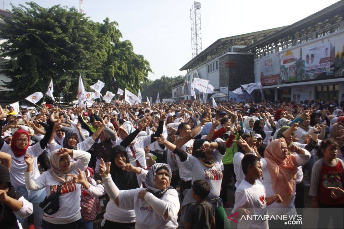 Peserta Kampanye Roemah Djoeang Prabowo-Sandi ada yang bawa anak