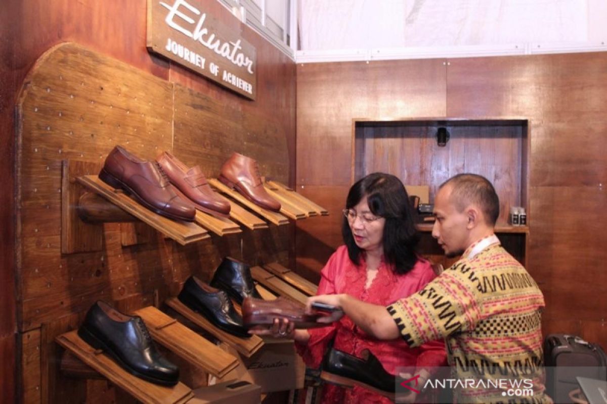 Produksi sepatu Indonesia  peringkat ke-4 dunia