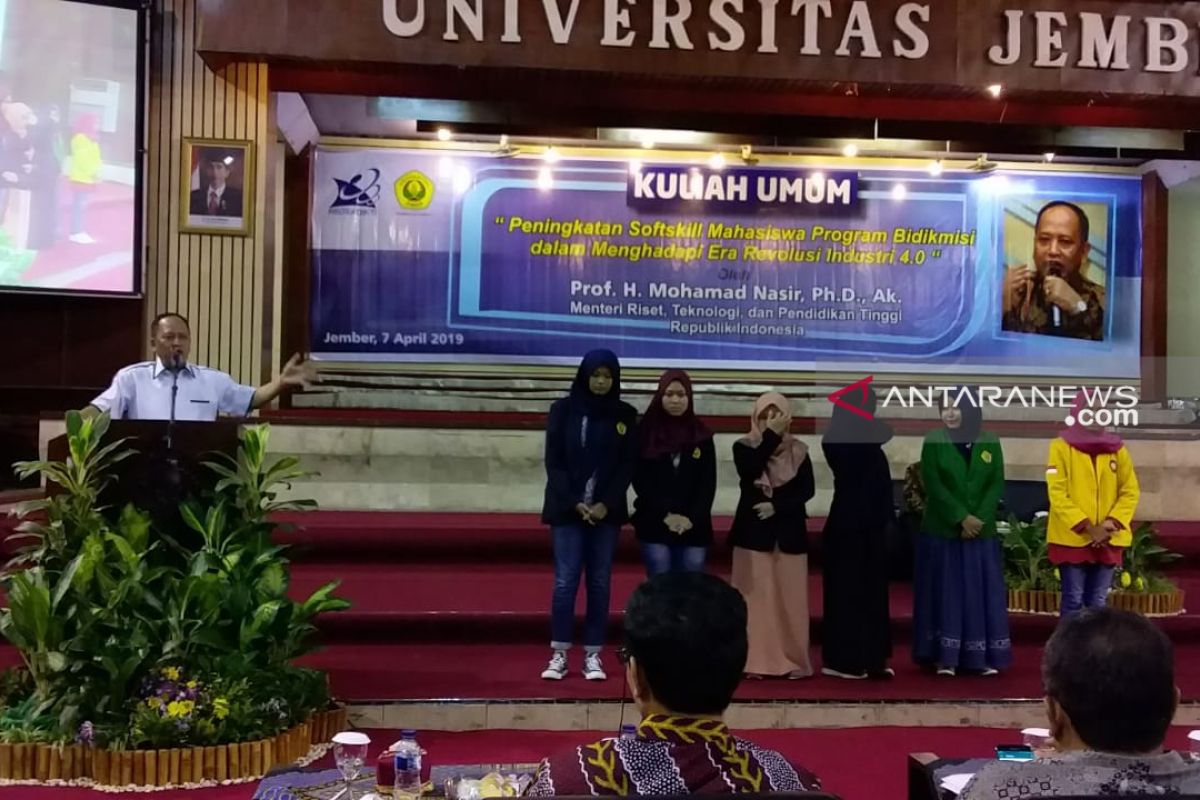 Kuliah umum di Unej, Menristekdikti bekali mahasiswa Bidikmisi dengan 