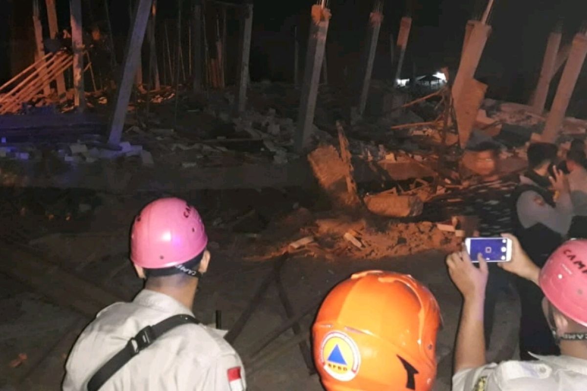 Pengawas: Bangunan ruko ambruk di Medan keadaan kosong