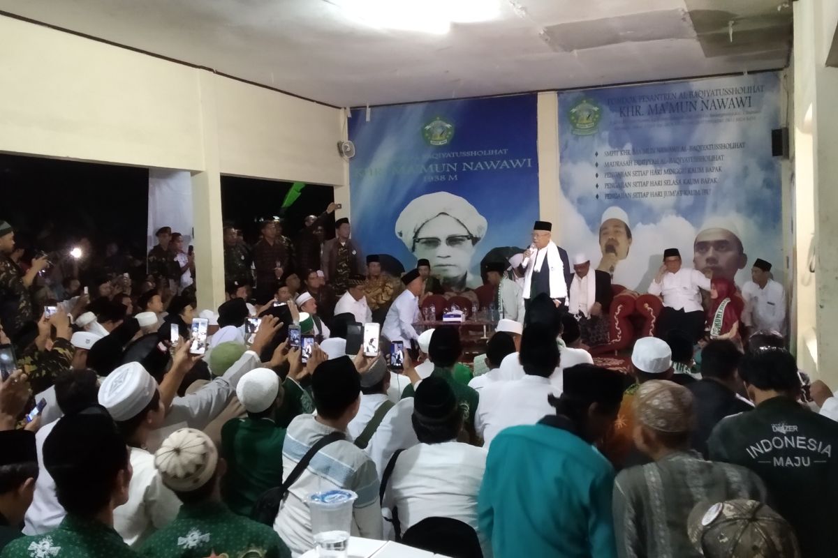 Di tengah hujan deras Ma'ruf Amin silaturahim ke Ponpes