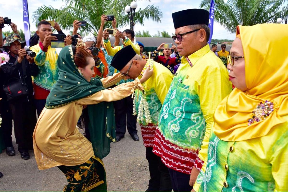 Governor appreciates Balangan for free health service guarantee