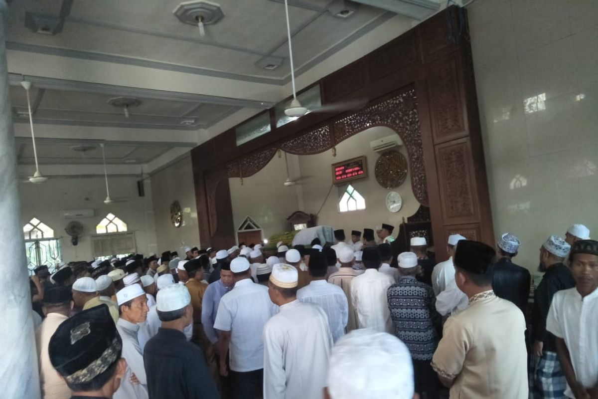 HBA imami langsung shalat jenazah ibunda