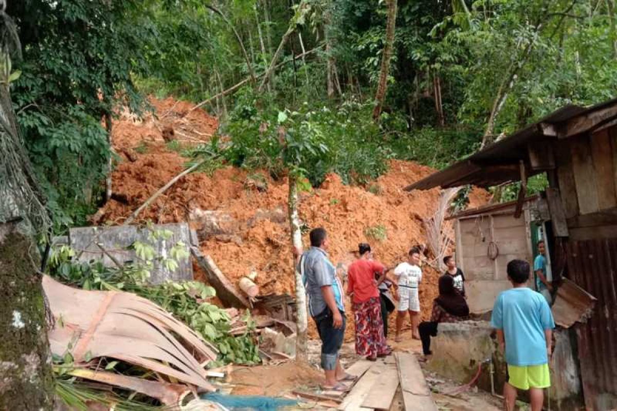 Longsor di Sibolga Utara, satu unit rumah rusak