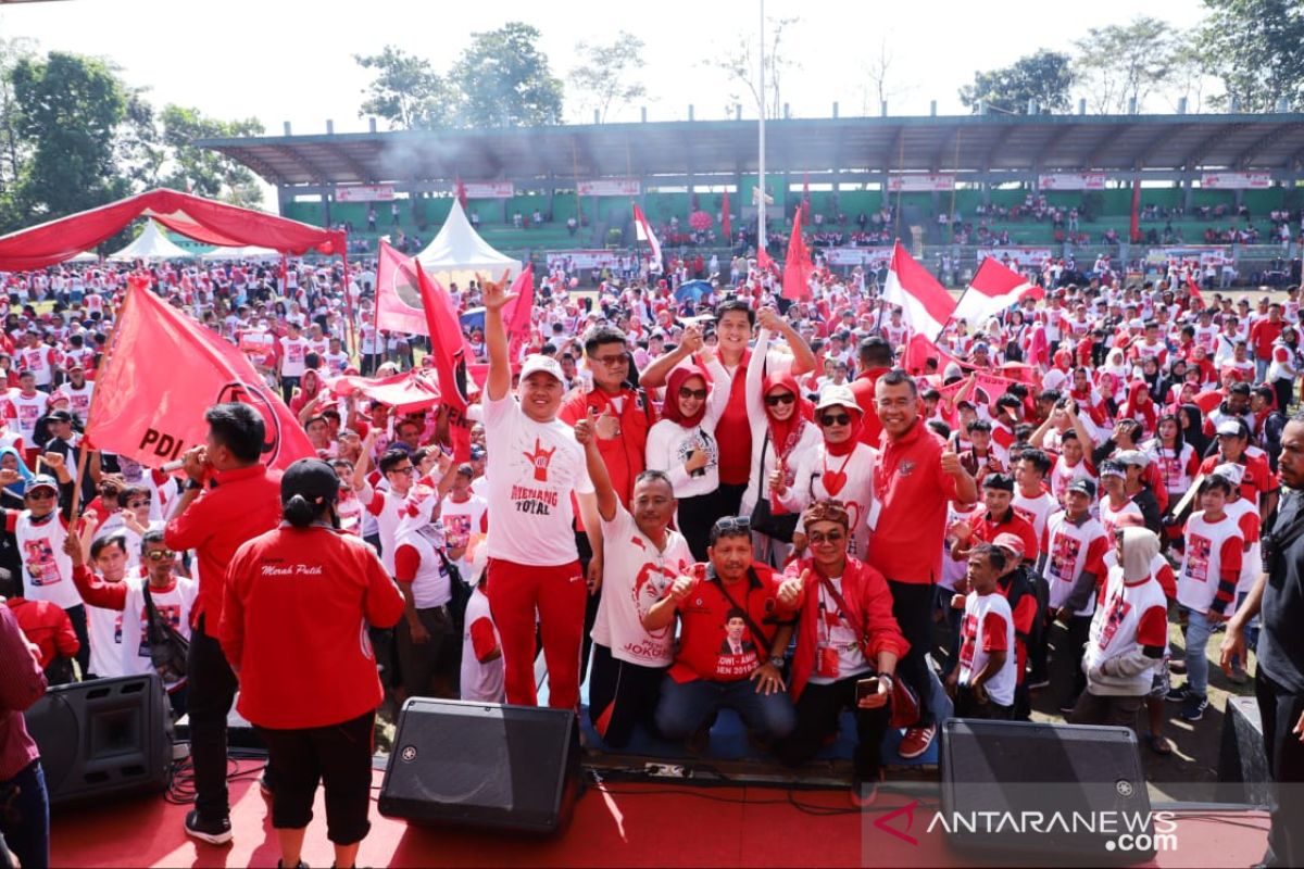 Ribuan orang ikuti jalan santai HUT PDI Perjuangan