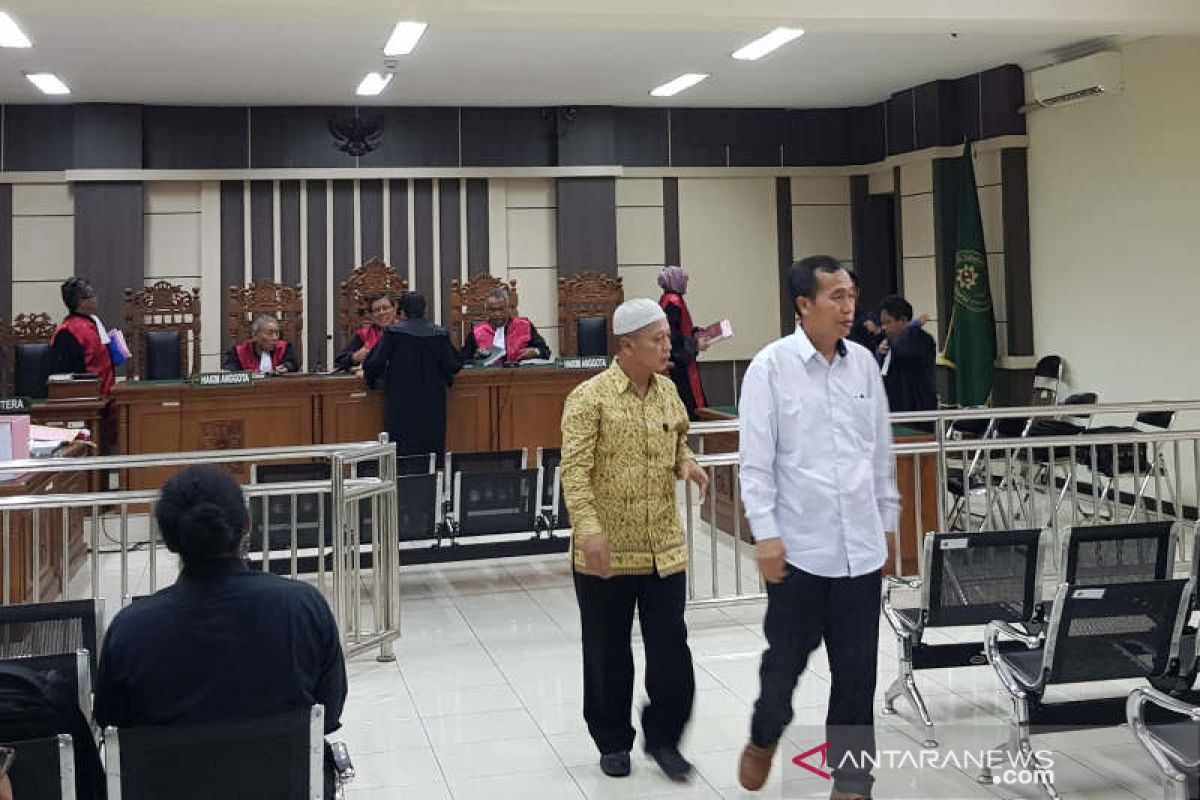 Dua mantan pimpinan BKK Pringsurat dituntut 16,5 tahun penjara