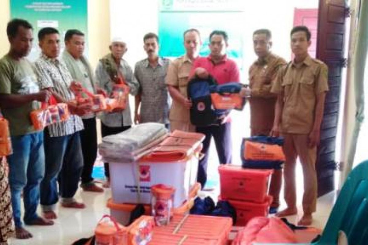 BPBD Provinsi Gorontalo serahkan bantuan bagi korban kebakaran