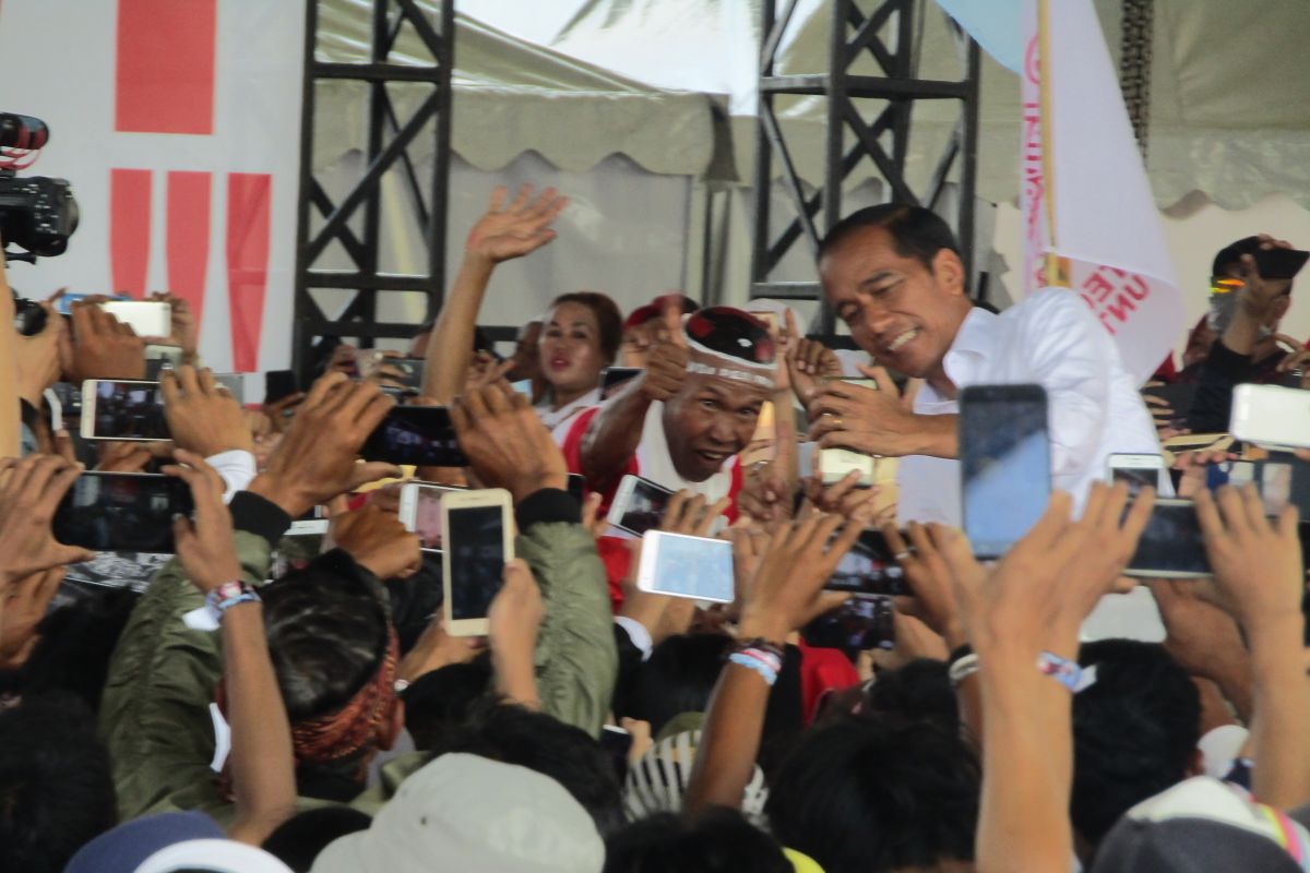 Jokowi sanguine about securing West Java's minimum 60 percent votes