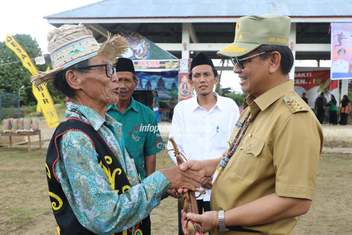 Hadiri Ulang Tahun Desa, Gubernur Ajak Masyarakat Jaga Kekompakan