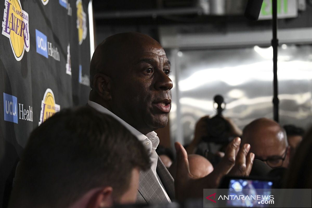 Magic Johnson mundur sebagai Presiden Lakers