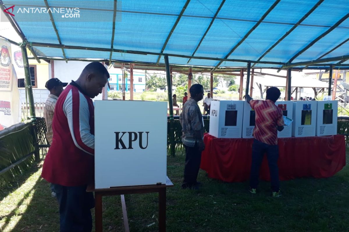 KPU Wondama simulasikan pemungutan suara