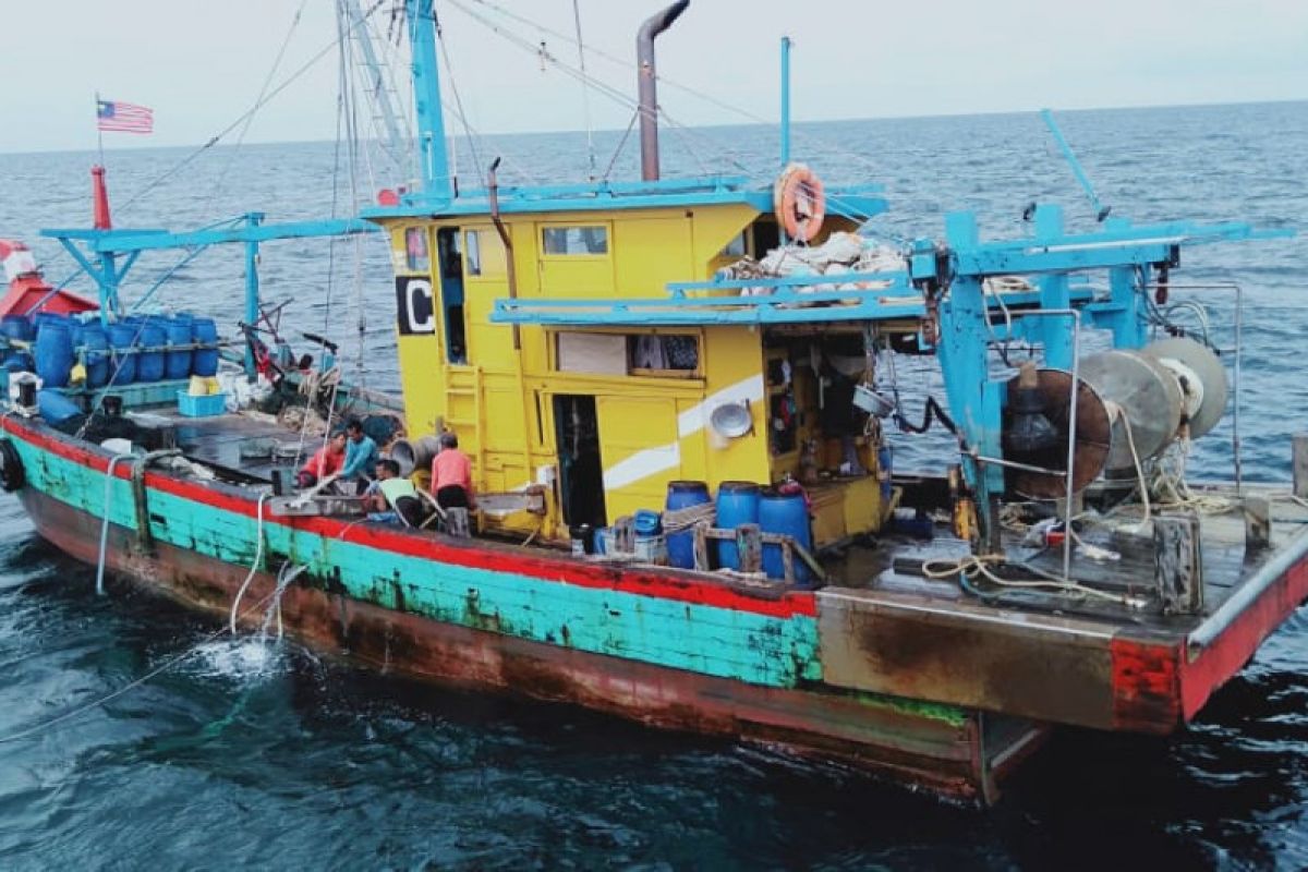 Kapal perikanan asing ilegal ditangkap KKP