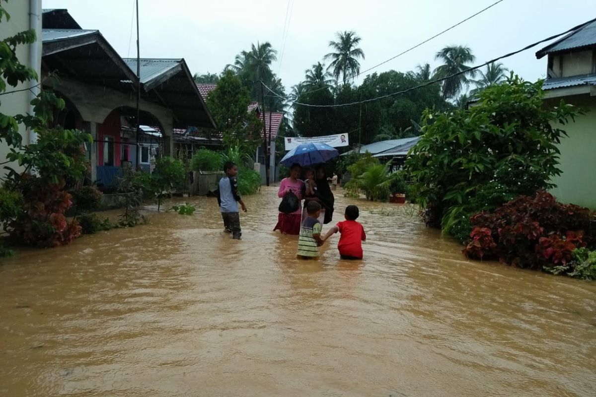 40 KK di perumahan Griya Kubutama Padang terdampak banjir