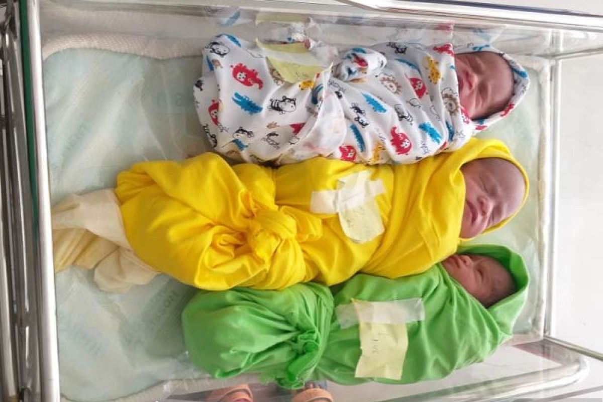 Bayi kembar tiga, lahir di Hari Jadi Aceh Jaya