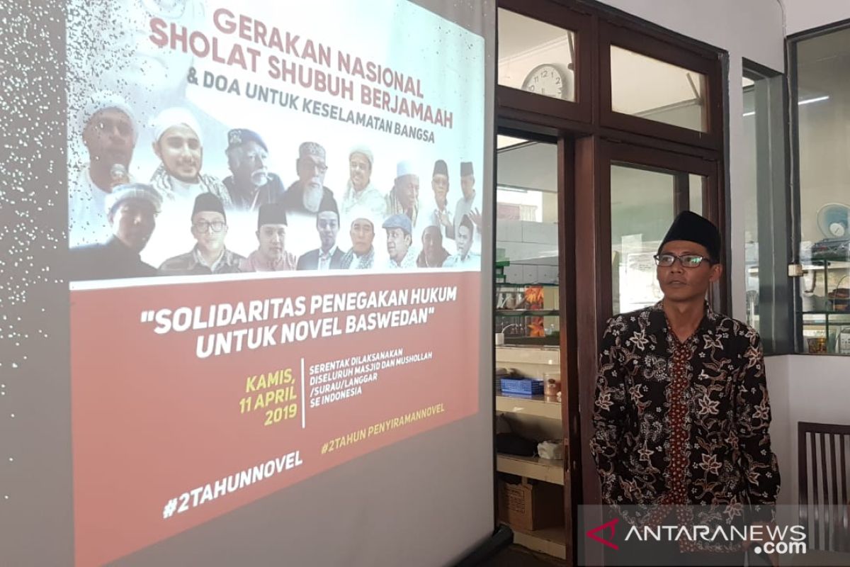 Kelompok pendukung serukan shalat berjamaah doakan Novel Baswedan