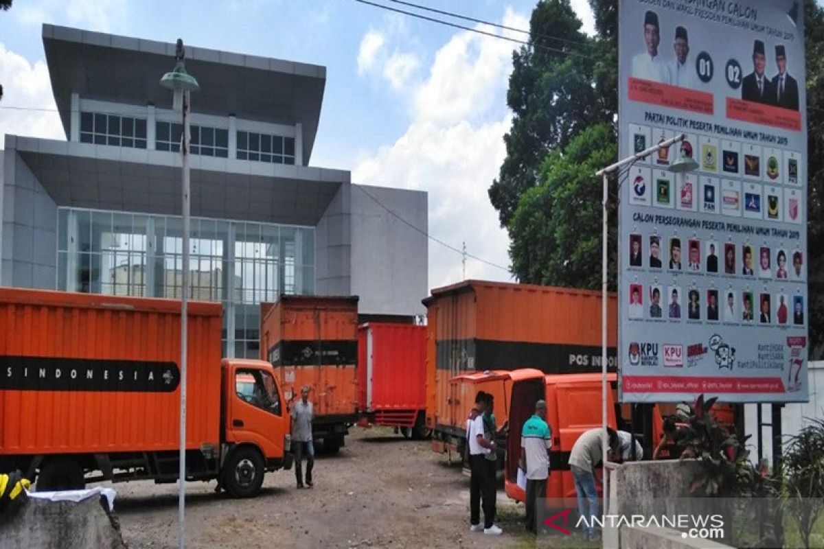 KPU Boyolali mulai distribusikan logistik pemilu 2019