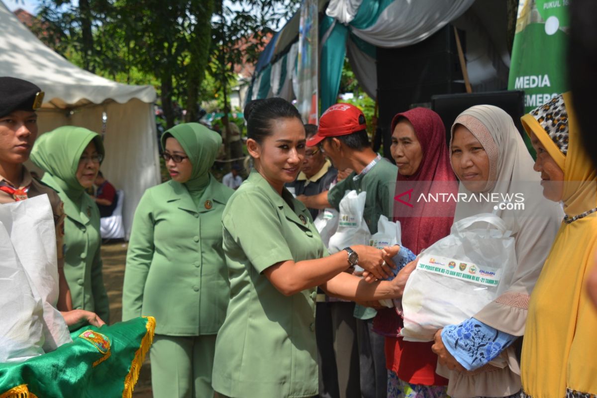 Pasar murah Korem Gapo 'diserbu' warga Palembang