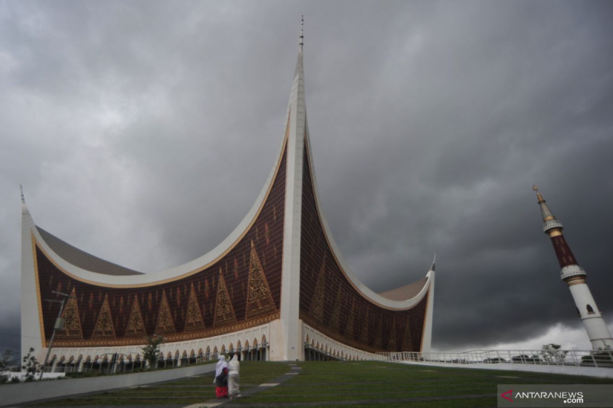 Dana Masjid Sumbar dikorupsi, MUI desak usut tuntas kasus