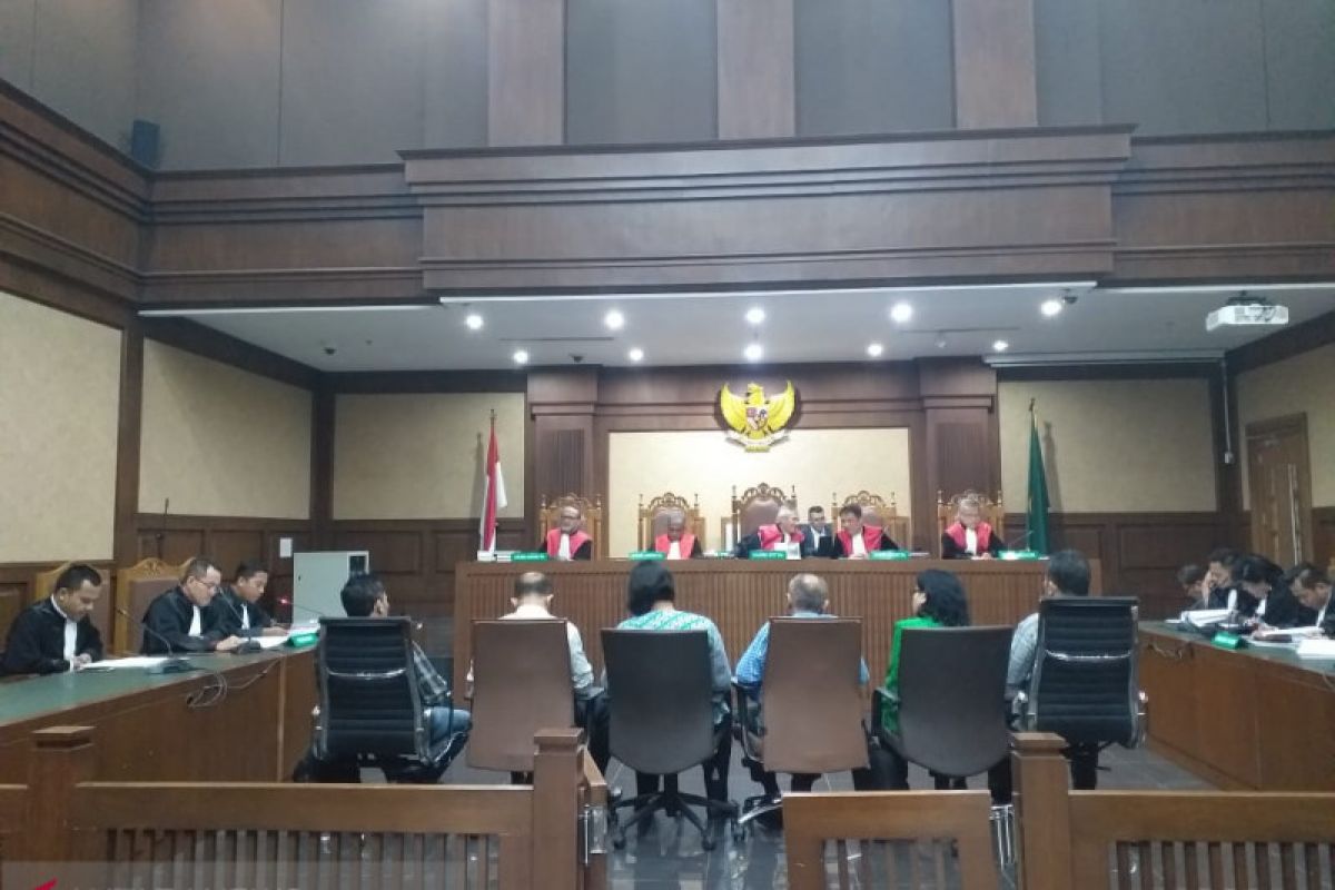 Enam anggota DPRD Sumut didakwa terima suap Rp3.677,5 juta