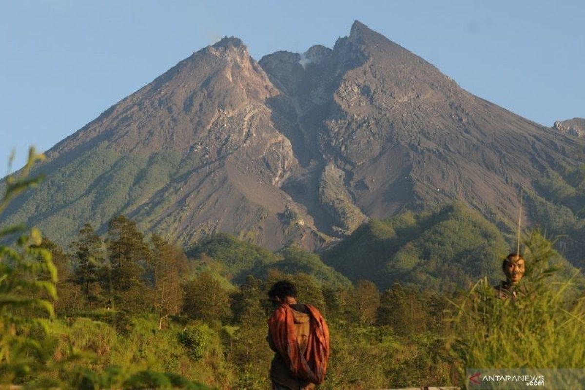 Merapi alami gempa guguran empat kali