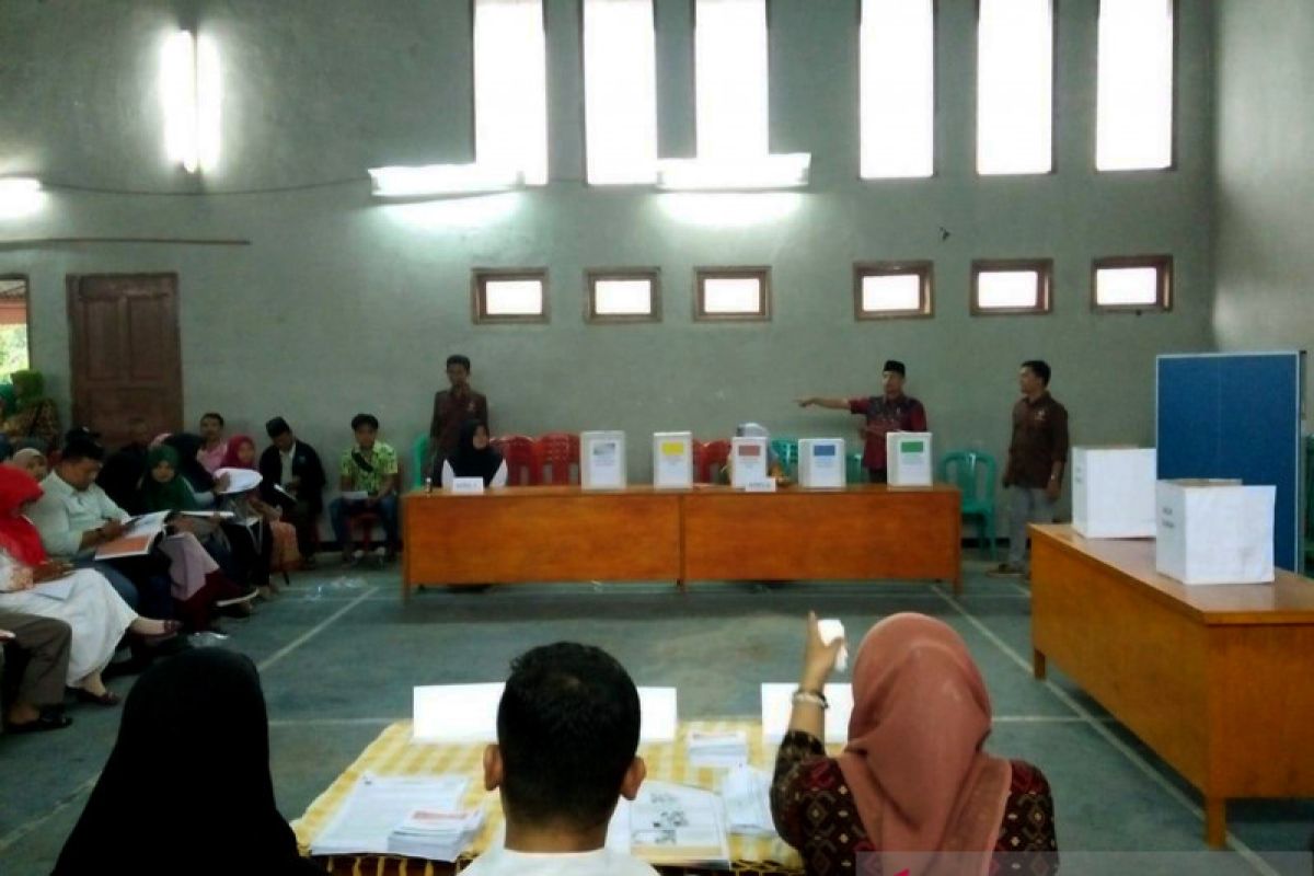 Maksimalkan peran KPPS, KPU Tanah Datar berikan bimtek pelaksanaan pemilu