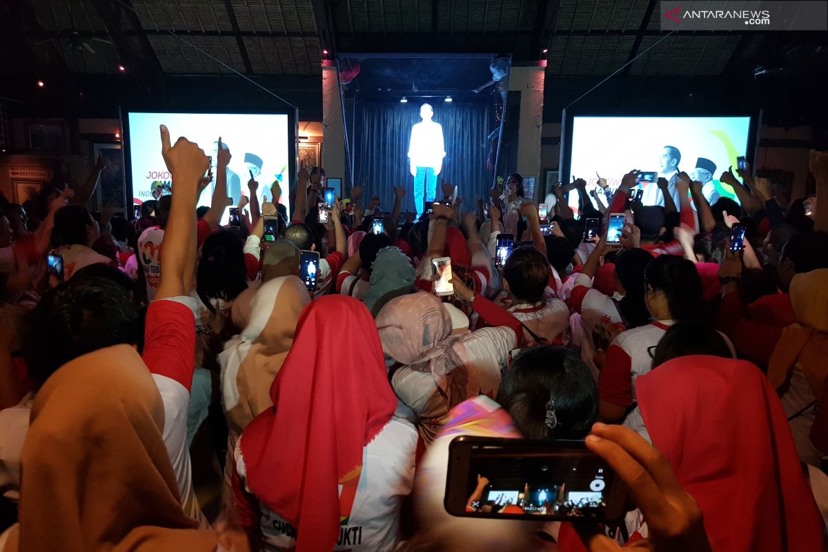 Kampanye efektif hologram Jokowi di Bekasi