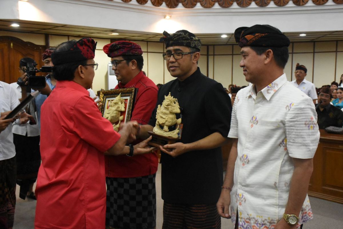 Pemkot Denpasar raih penghargaan pembangunan daerah tahun 2019