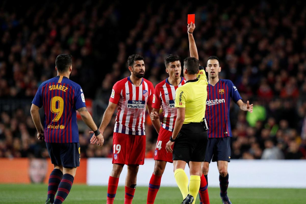 Costa diskorsing delapan pertandingan lantaran hina wasit