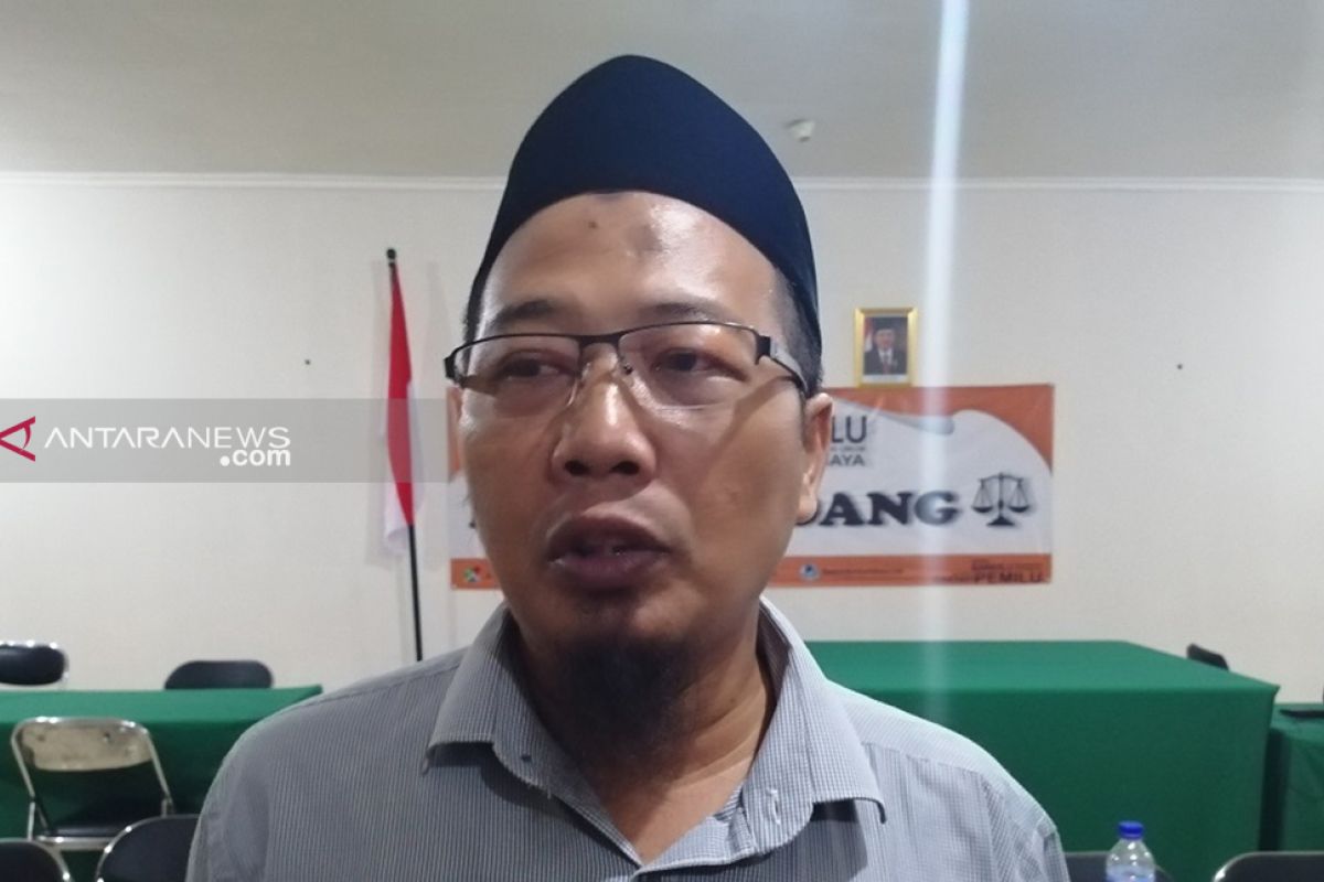 Lima lembaga pemantau pemilu terdaftar di Bawaslu Surabaya