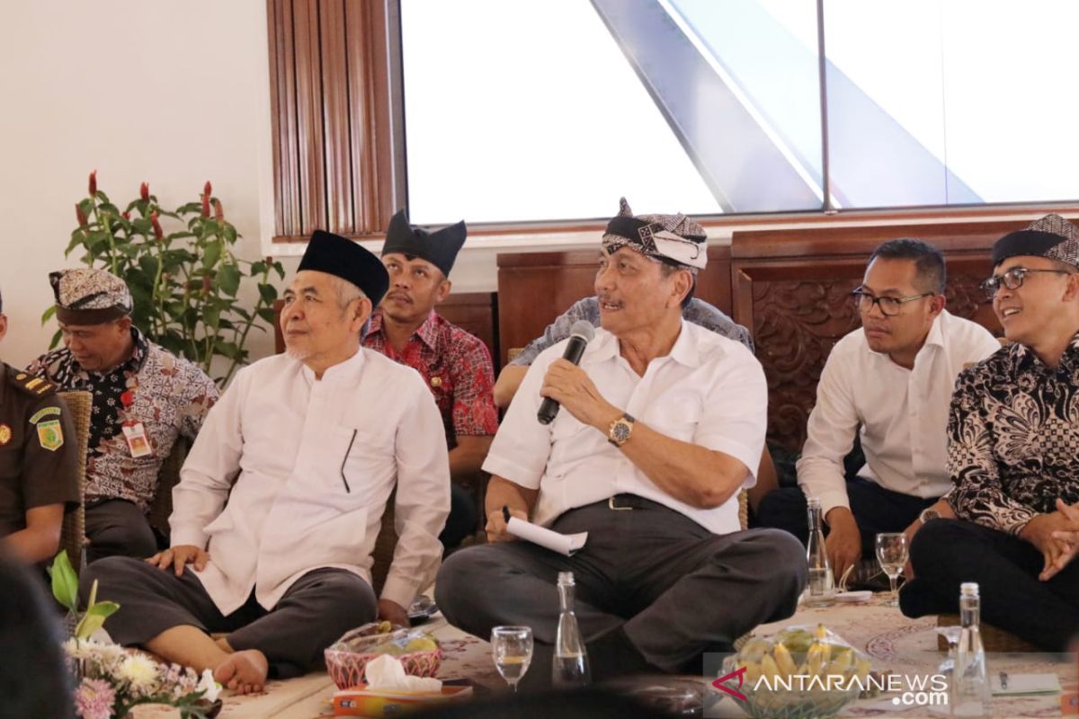 Luhut sebut Tol Trans Jawa bakal dukung penurunan harga barang