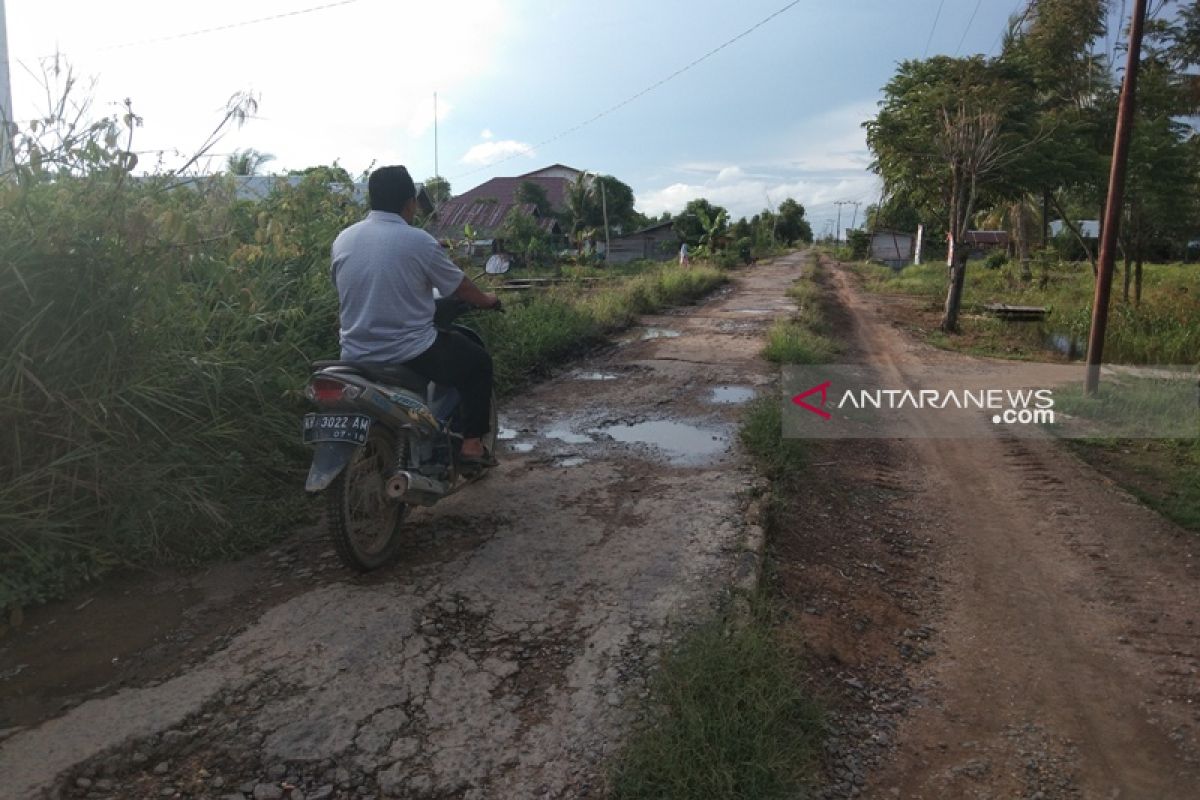 Masyarakat di daerah lumbung padi butuh peningkatan jalan