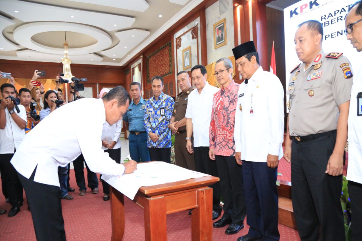 Bupati hadiri rapat supervisi pemberantasan korupsi