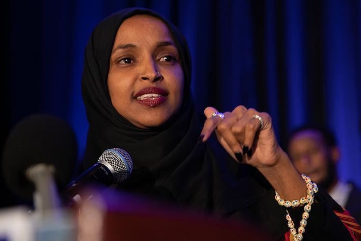 Ilhan Omar: kecam pernyataan pembawa acara TV mengenai kesetiaannya