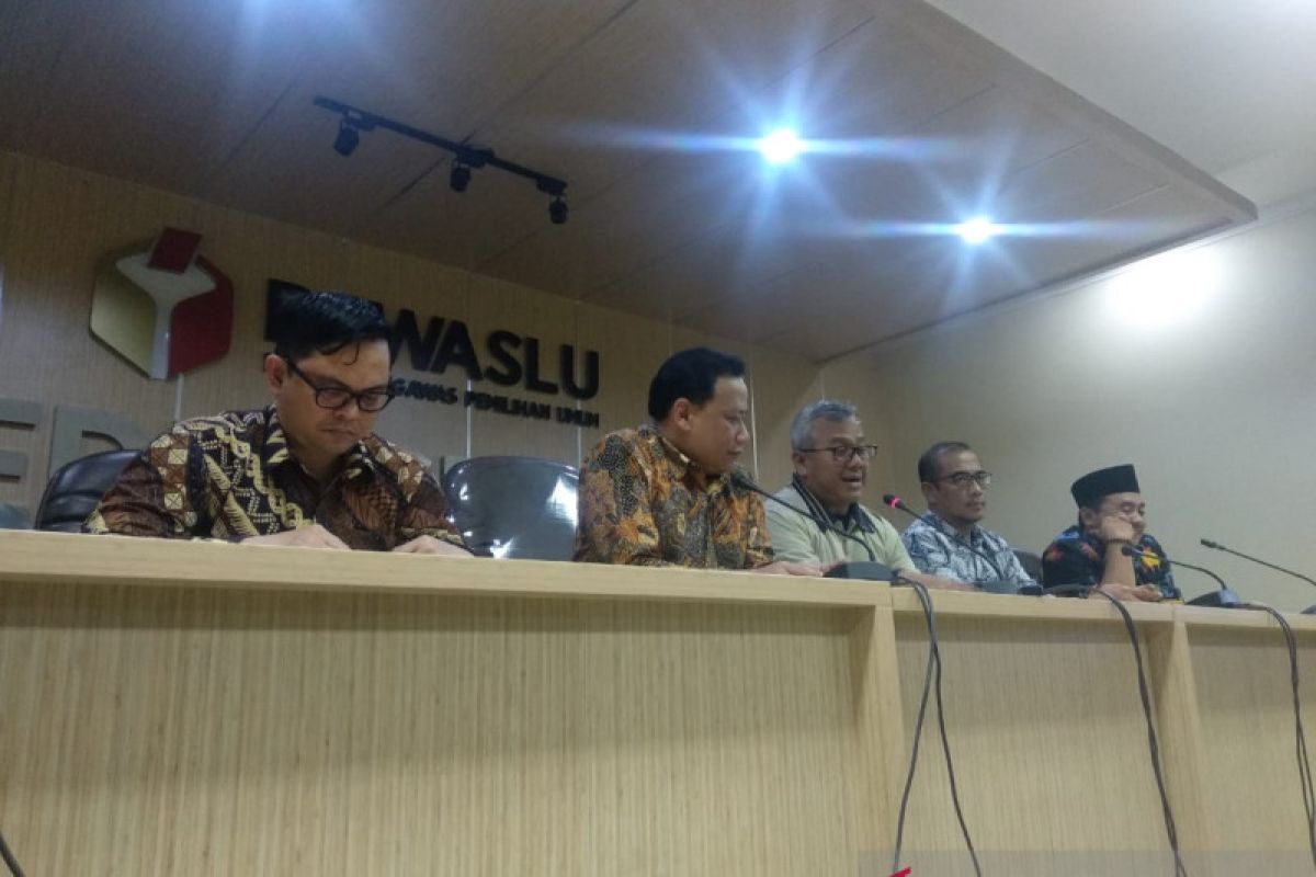 KPU-Bawaslu kirim tim selidiki surat suara tercoblos di Malaysia