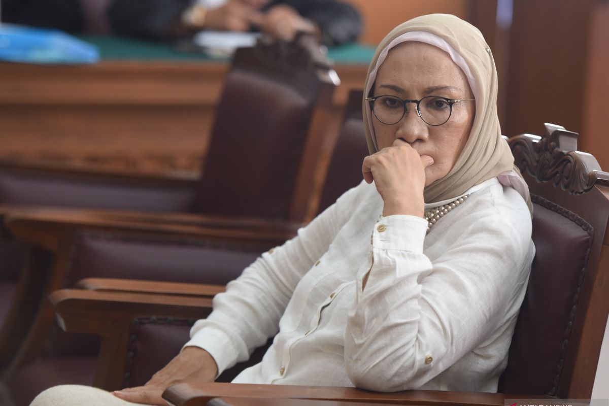 Ratna Sarumpaet dan dua tahanan KPK 