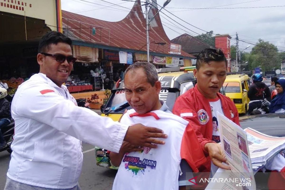 Relawan Masuk Pasar upaya menangkan Jokowi-Ma'ruf di Tanah Datar