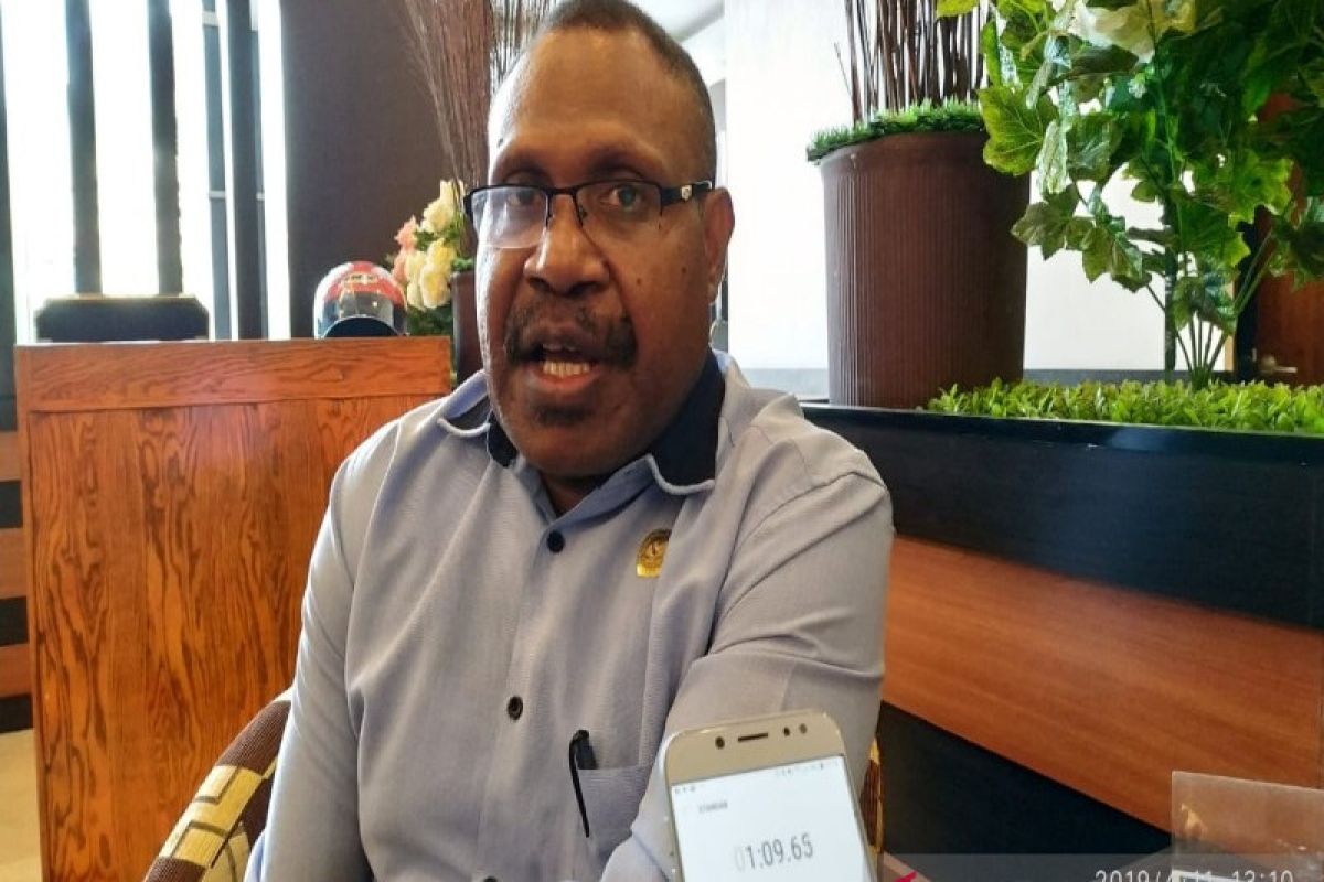 Dana belum cair sejumlah KPU di Papua terancam berutang