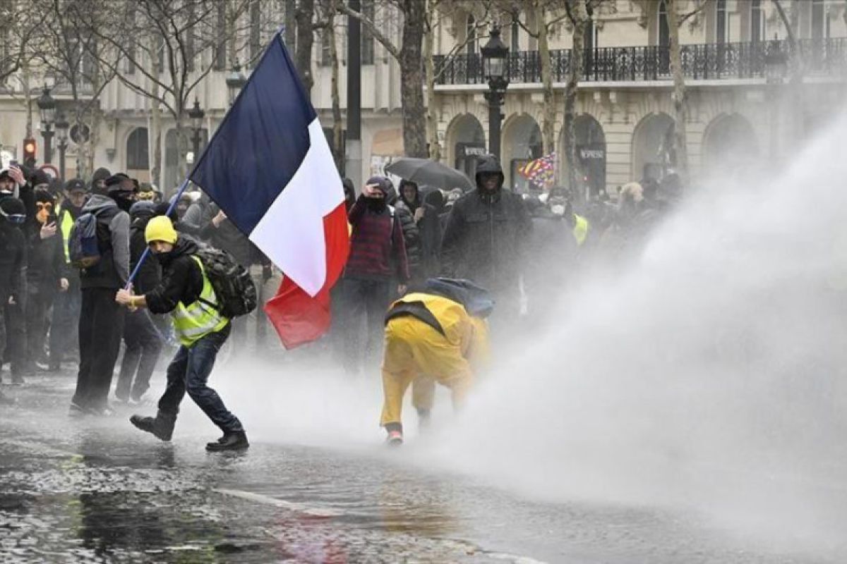 Prancis larang protes Rompi Kuning pada akhir pekan