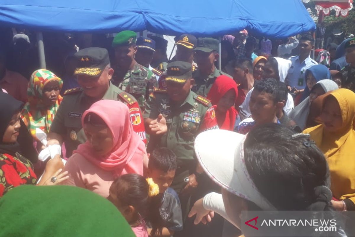 Korem 133 Gorontalo gelar pasar murah dan pengobatan gratis