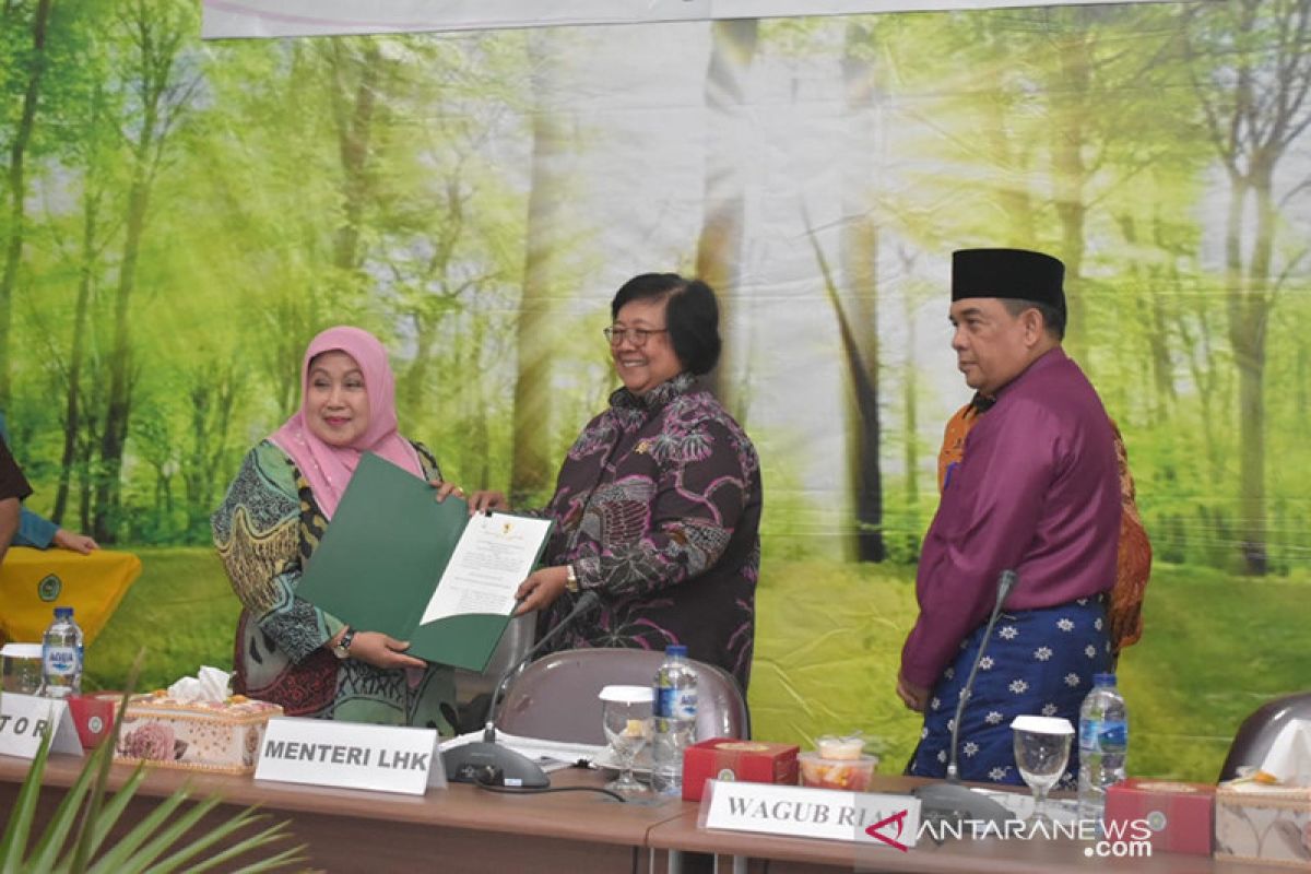 Menteri LHK beri izin Unilak kelola hutan untuk pendidikan