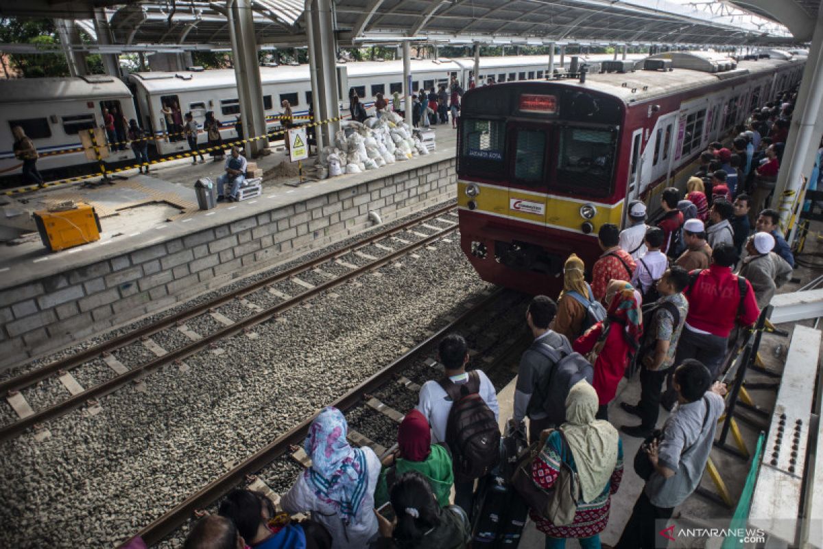 Jalur dwiganda Jatinegara-Cakung terganggu,  sejumlah KRL terhambat