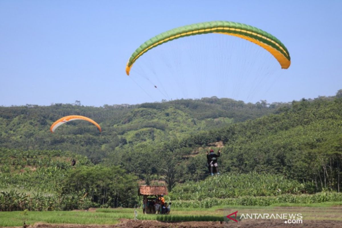 Batang promosikan Bukit Sikuping melalui kejuaraan paralayang