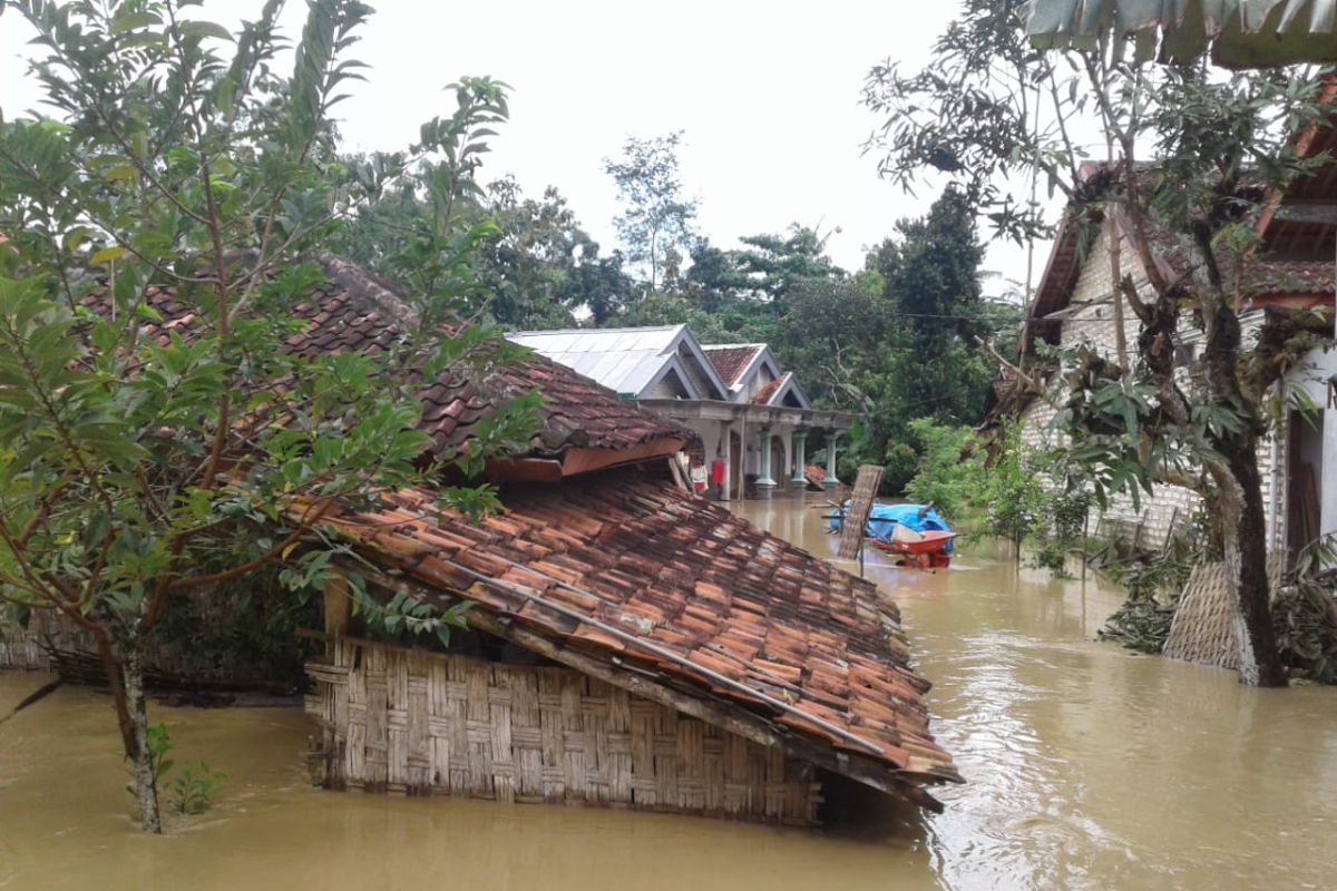 Banjir landa Desa Palengaan Daja Pamekasan