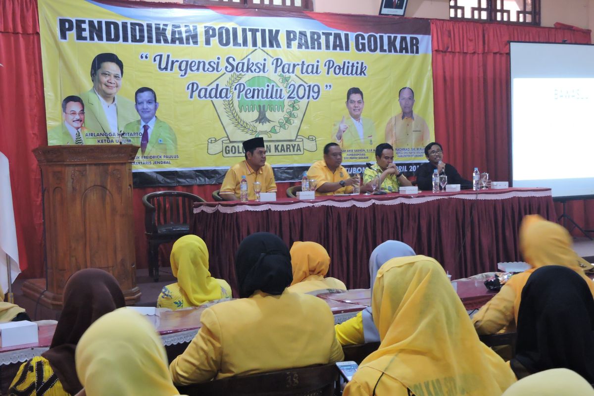 Ratusan pengurus partai Golkar Situbondo peroleh pendidikan politik